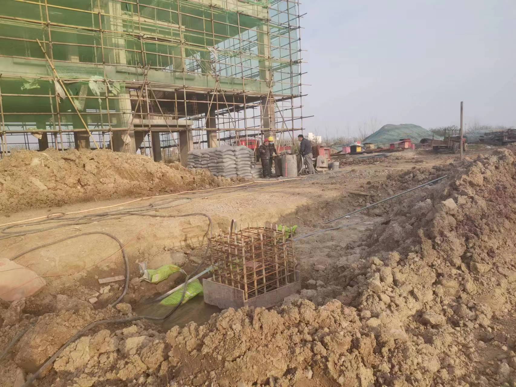 鹿寨当桥梁出现裂缝的时候应该及时加固修补